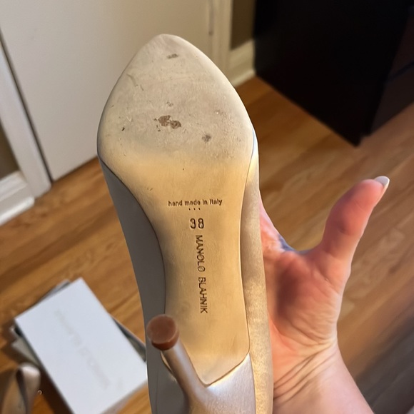 Beautiful Manolo Blahnik heels - Picture 3 of 7